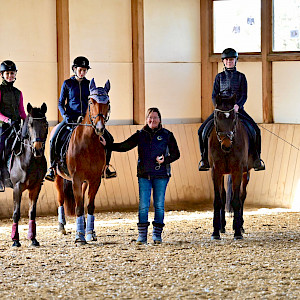 Erfolgreich nachgeholt: Jugendförderlehrgang Dressur mit Sabine Mattiske & Katharina Briegel
