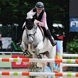 Stark in Neumünster: Maxi Fimpel behauptet sich in der deutschen Spitze 💪🐎