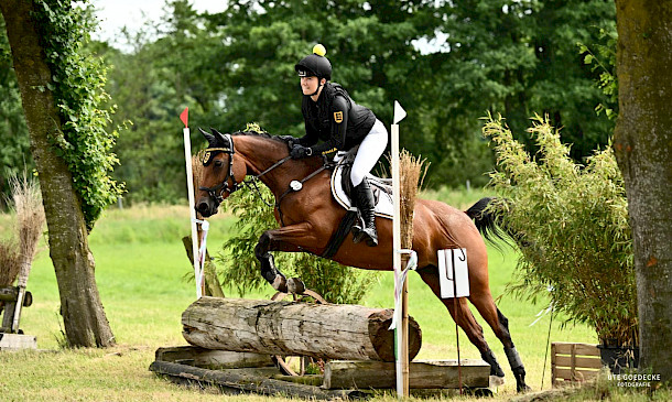 🌟 Goldene Schärpe Pony: Starker Auftritt in Löningen – Gratulation an Anna Langöhrig!