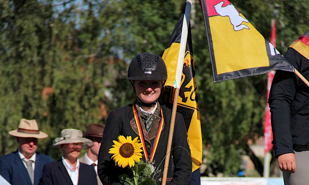 🏆 Badeborn - Deutsche Jugendmeisterschaften U18: Silber-Erfolg für Clara Vetter im Fahrsport! 🏆 Starke Teamleistung BW U18 & U25