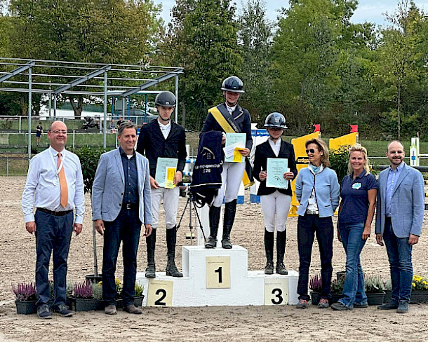 Landesjugendcup: Gold für Anna Bassani vom PSV Oberstaig & Silber für Theresa Henzler von der RG Baindt 🥇🥈🐴🎉